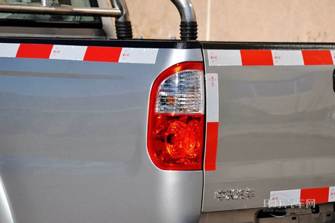 2013款 2.8T兩驅(qū)柴油精英版中雙