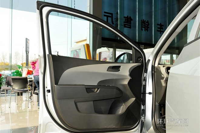 2011款 三廂 1.4L AT SL