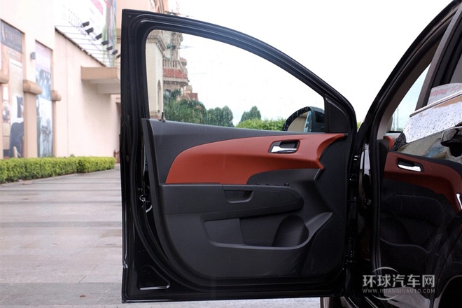 2011款 三廂 1.6L AT SX