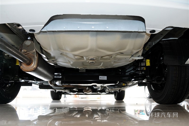 2013款 三廂 1.4L AT 天窗版