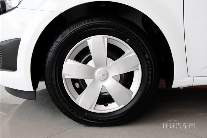 2013款 三廂 1.4L AT 天窗版