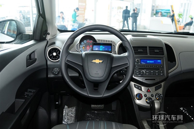 2013款 三廂 1.4L AT 天窗版