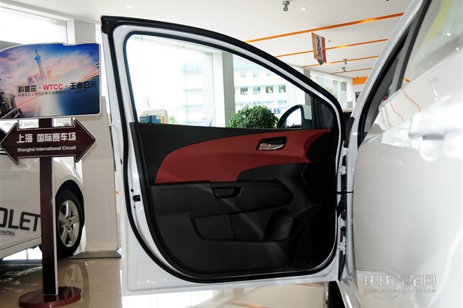 2013款 三廂 1.6L AT SX 風尚影音版