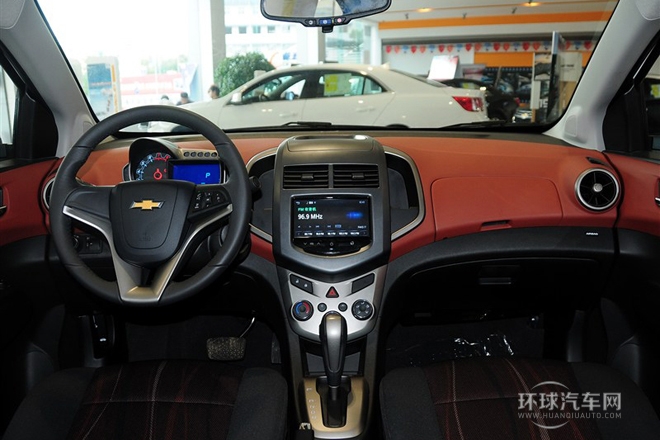 2013款 三廂 1.6L AT SX 風尚影音版