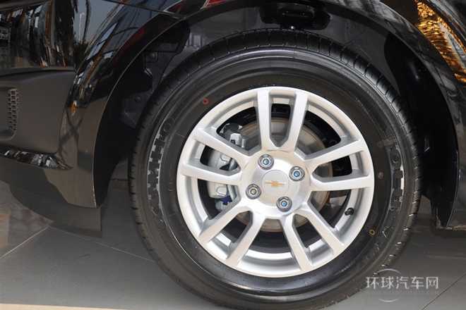 2013款 三廂 1.6L MT SX 風尚影音版