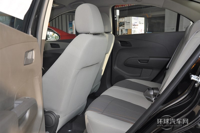 2013款 三廂 1.6L MT SX 風(fēng)尚影音版