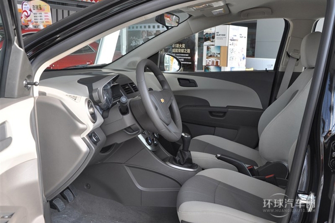 2013款 三廂 1.6L MT SX 風尚影音版