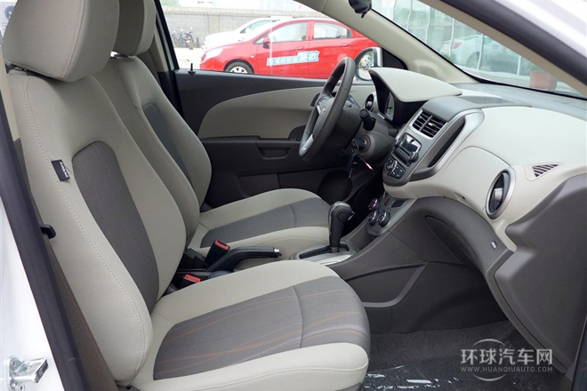 2014款 三廂 1.4SL AT 時(shí)尚版