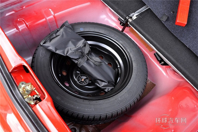 2012款 夢(mèng)想版 0.8L 手動(dòng)夢(mèng)想型