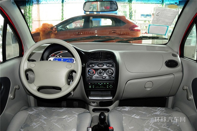 2012款 時(shí)尚版 1.0L 手動(dòng)冠軍型