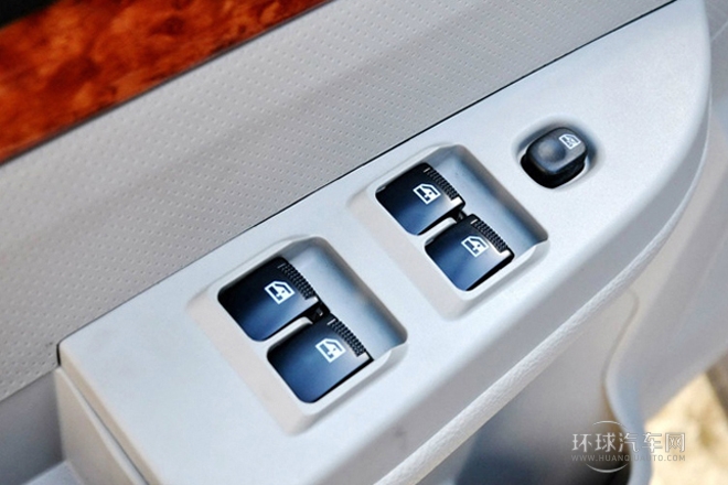 2013款 2.5T柴油兩驅豪華型共軌