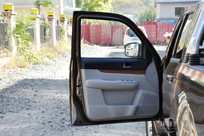 2013款 2.5T柴油兩驅豪華型共軌