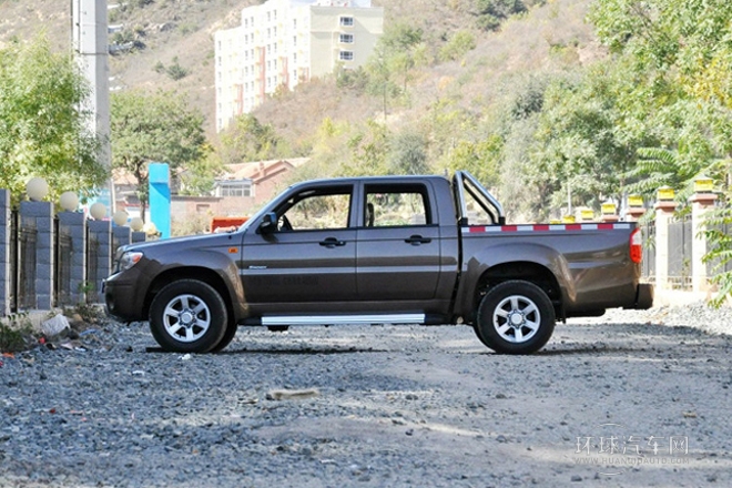 2013款 2.5T柴油兩驅豪華型共軌