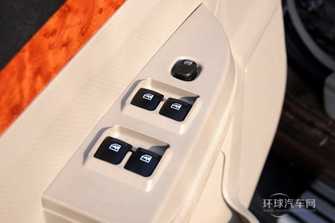 2013款 2.5T柴油四驅豪華型共軌