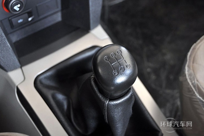 2013款 2.5T柴油四驅豪華型共軌