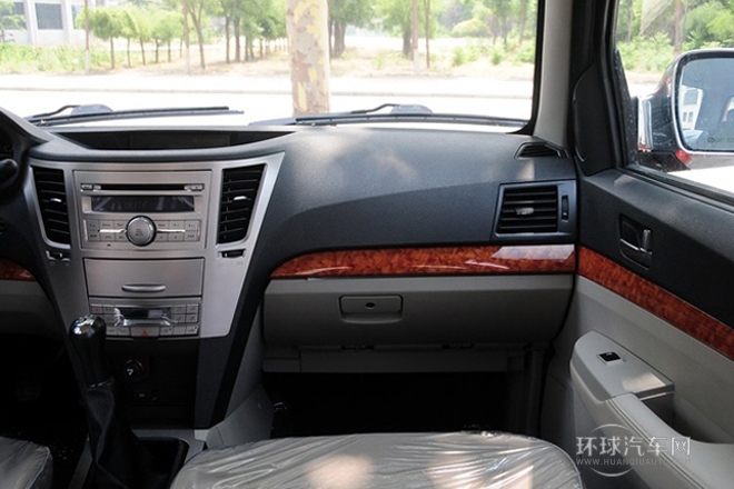 2014款 2.2L汽油四驅豪華型中雙4GZ1