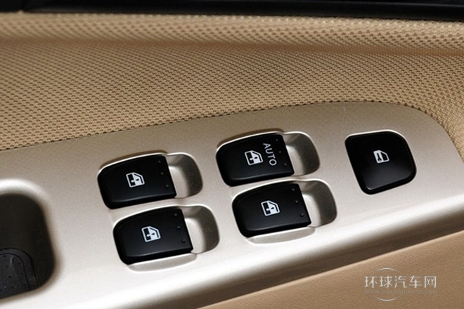 2013款 1.5L 手動舒適型