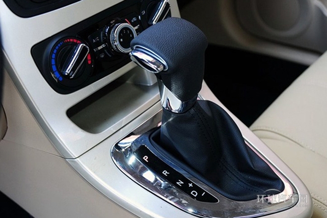 2013款 1.5L 自動(dòng)舒適型