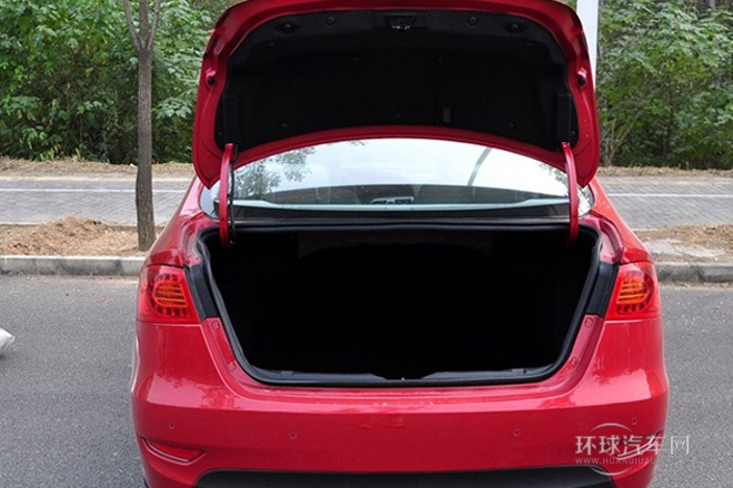 2011款 1.6L 自動豪華型