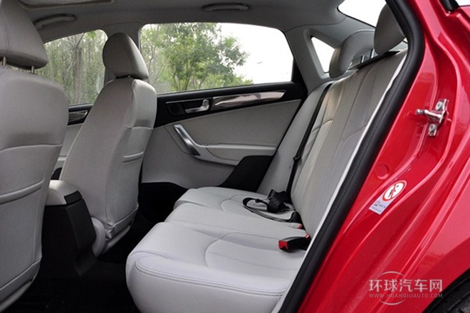 2011款 1.6L 自動豪華型