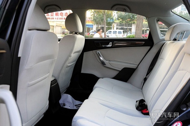 2011款 1.6L 自動舒適型