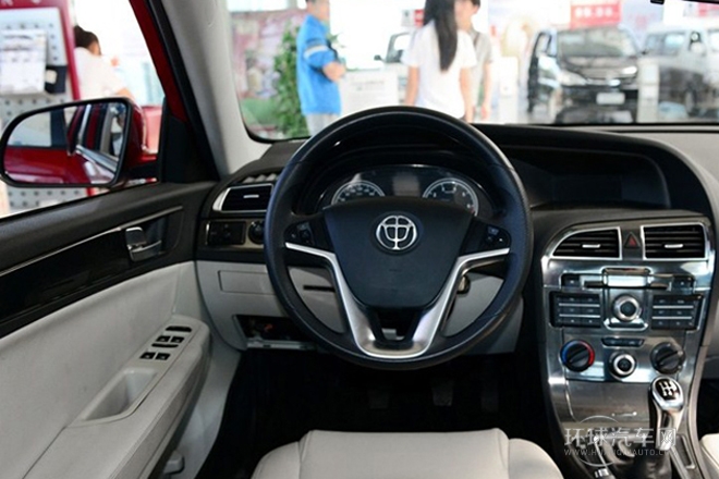 2012款 1.5T 手動舒適型