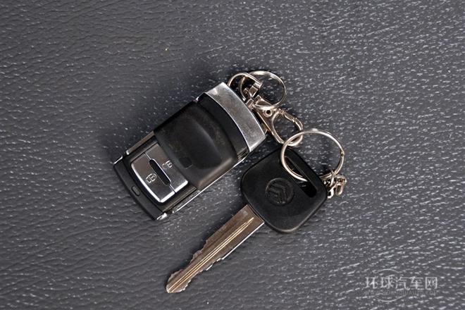 2010款 2.0L標準軸高級版V19