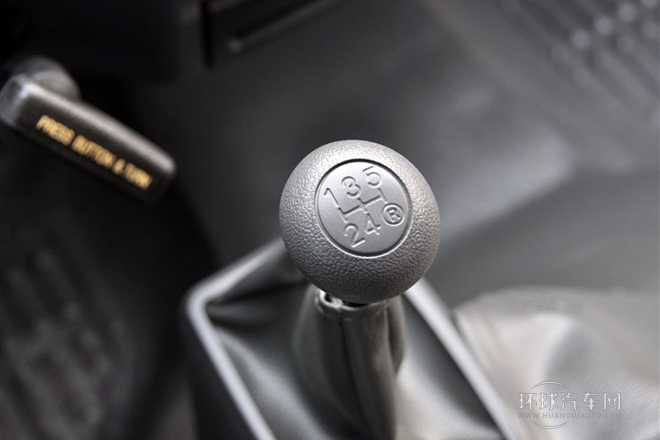 2010款 2.0L標準軸高級版V19