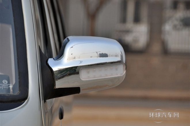 2010款 2.0L標準軸高級版V19