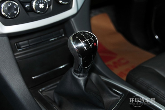 2013款 S350 2.4T 兩驅手動柴油豪華版5座