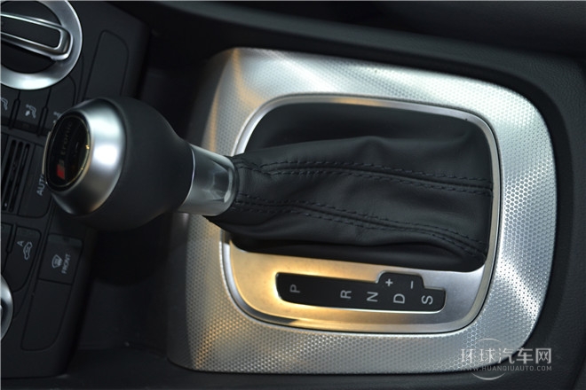 2015款 30 TFSI 舒適型