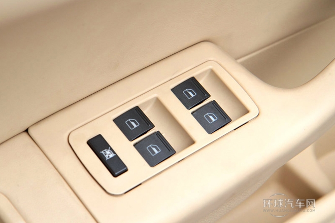 2012款 2.0T 自動豪華型