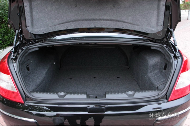 2012款 2.0T 自動豪華型