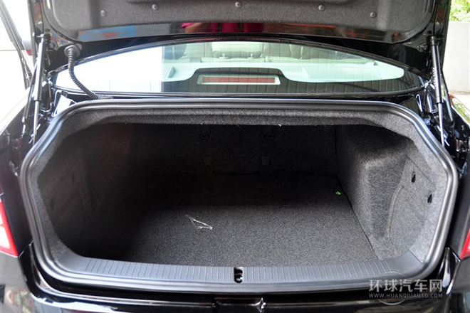 2011款 2.0T 自動豪華型