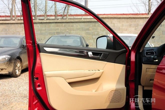 2012款 1.5T 手動兩驅豪華型