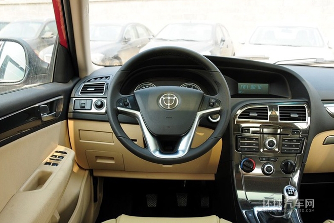 2012款 1.5T 手動兩驅豪華型