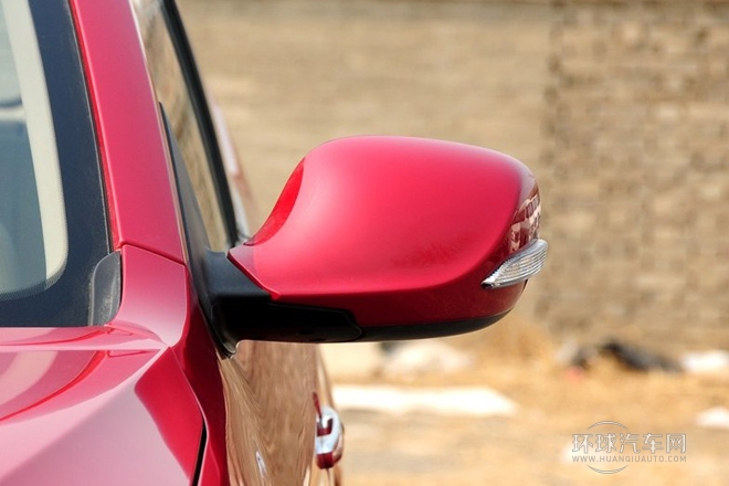 2012款 1.5T 手動(dòng)兩驅(qū)豪華型