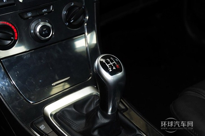 2012款 1.5T 手動兩驅運動型