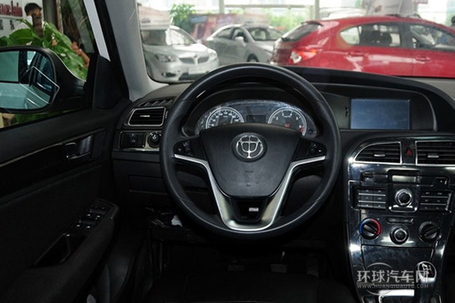 2012款 1.5T 手動兩驅運動型