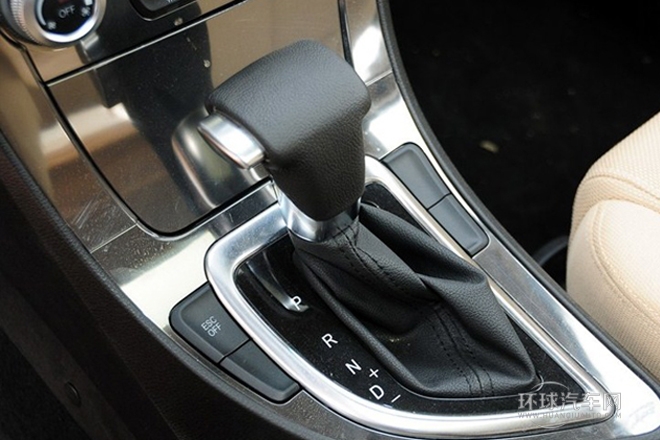 2012款 1.5T 自動兩驅豪華型