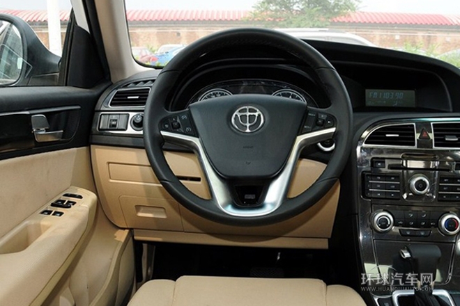 2012款 1.5T 自動兩驅豪華型