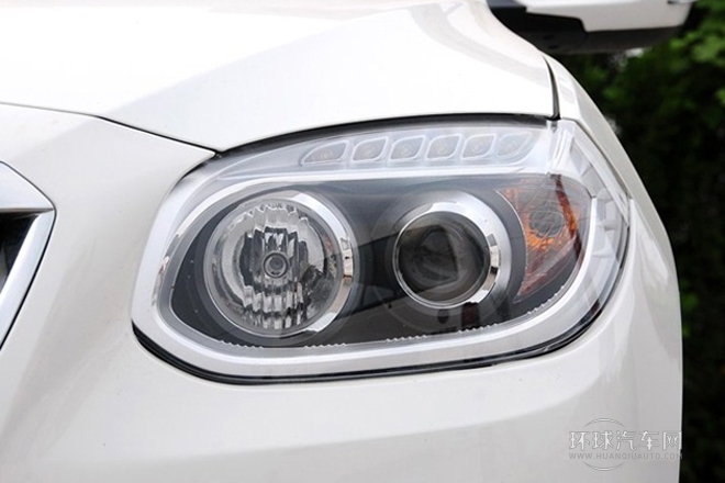 2012款 1.5T 自動兩驅豪華型