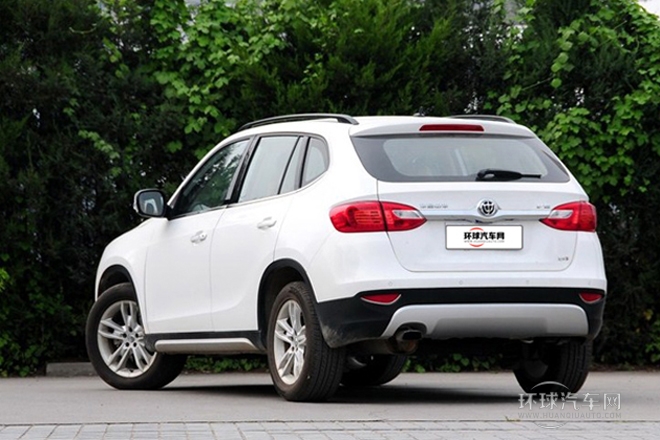 2012款 1.5T 自動兩驅豪華型