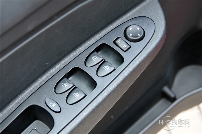 2011款 1.0L 手動傳奇版