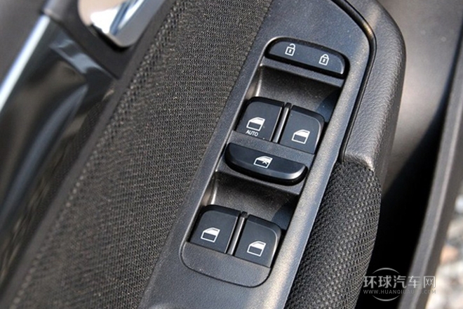 2012款 1.5T 自動兩驅(qū)運(yùn)動型