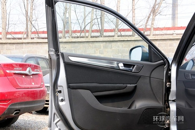 2012款 1.5T 自動兩驅(qū)運動型