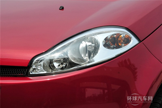 2011款 1.0L 手動(dòng)傳奇版