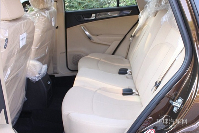 2012款 1.5T 自動(dòng)四驅(qū)豪華型