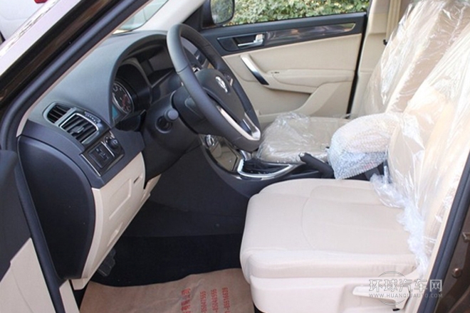 2012款 1.5T 自動四驅豪華型