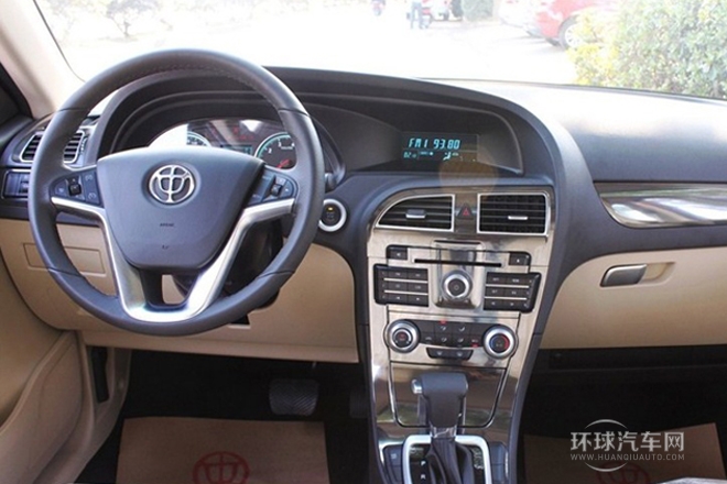 2012款 1.5T 自動四驅豪華型